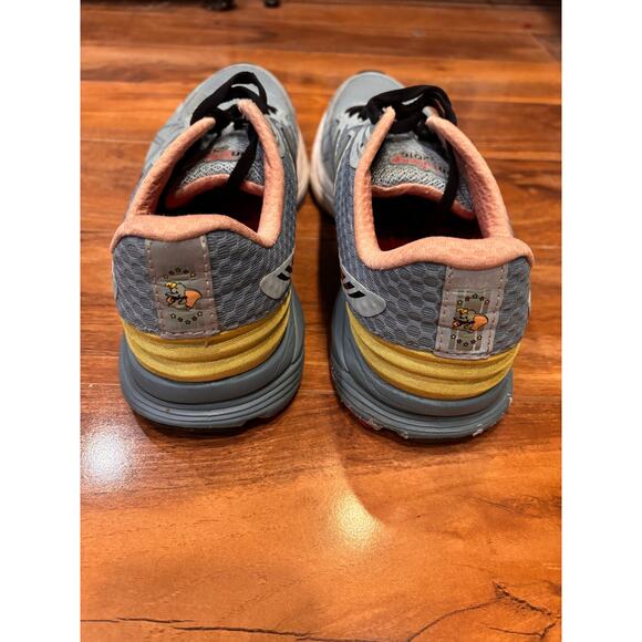 New Balance Run Disney 2016 Dumbo men’s shoes size 12 blue yellow - Picture 3 of 11